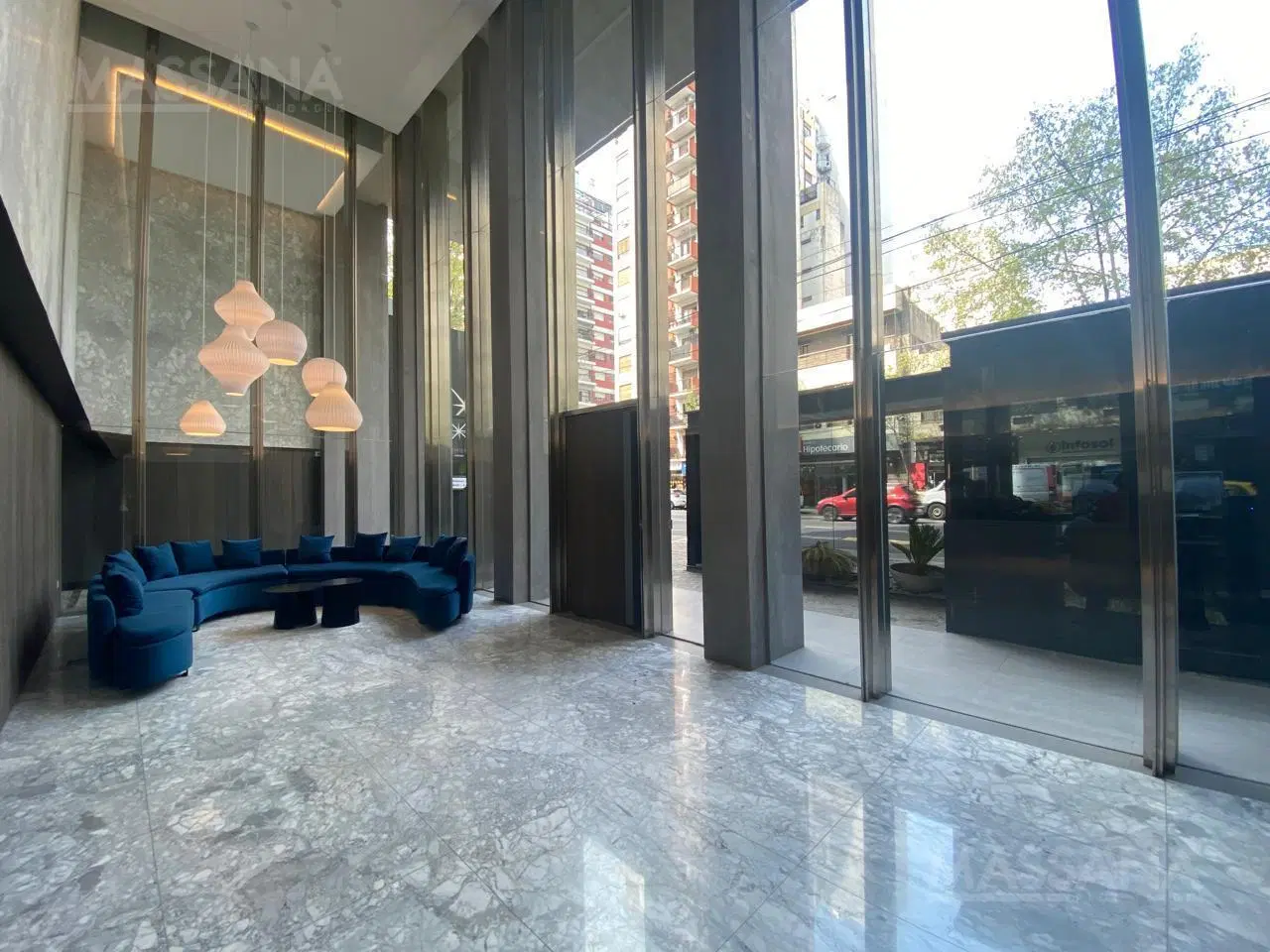 Alquiler Oficina en Almagro sobre Av Corrientes 3800 con 2 cocheras edificio LUMIERE URBANO 4