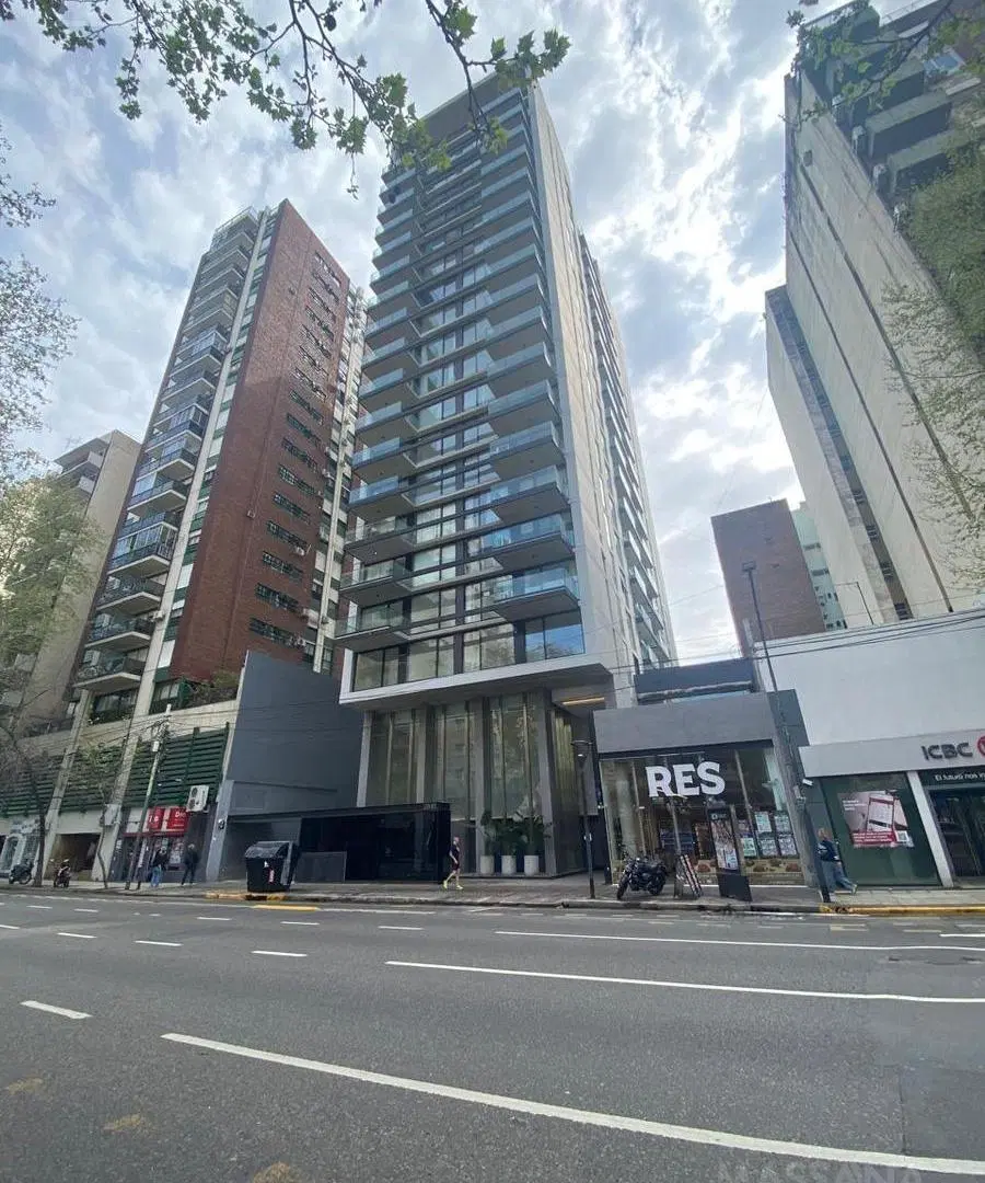 Alquiler Oficina en Almagro sobre Av Corrientes 3800 con 2 cocheras edificio LUMIERE URBANO 2