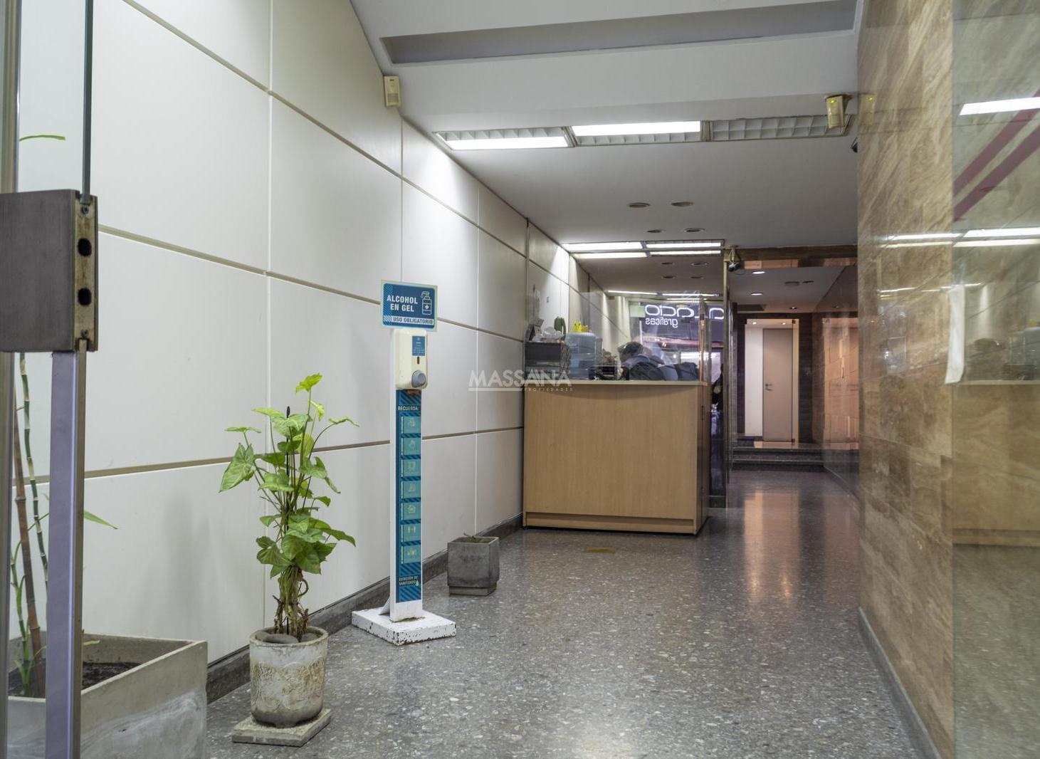 Foto de EDIFICIO CORPORATIVO COMPLETO EN VENTA – ALSINA 1433 | MONSERRAT, imagen 4