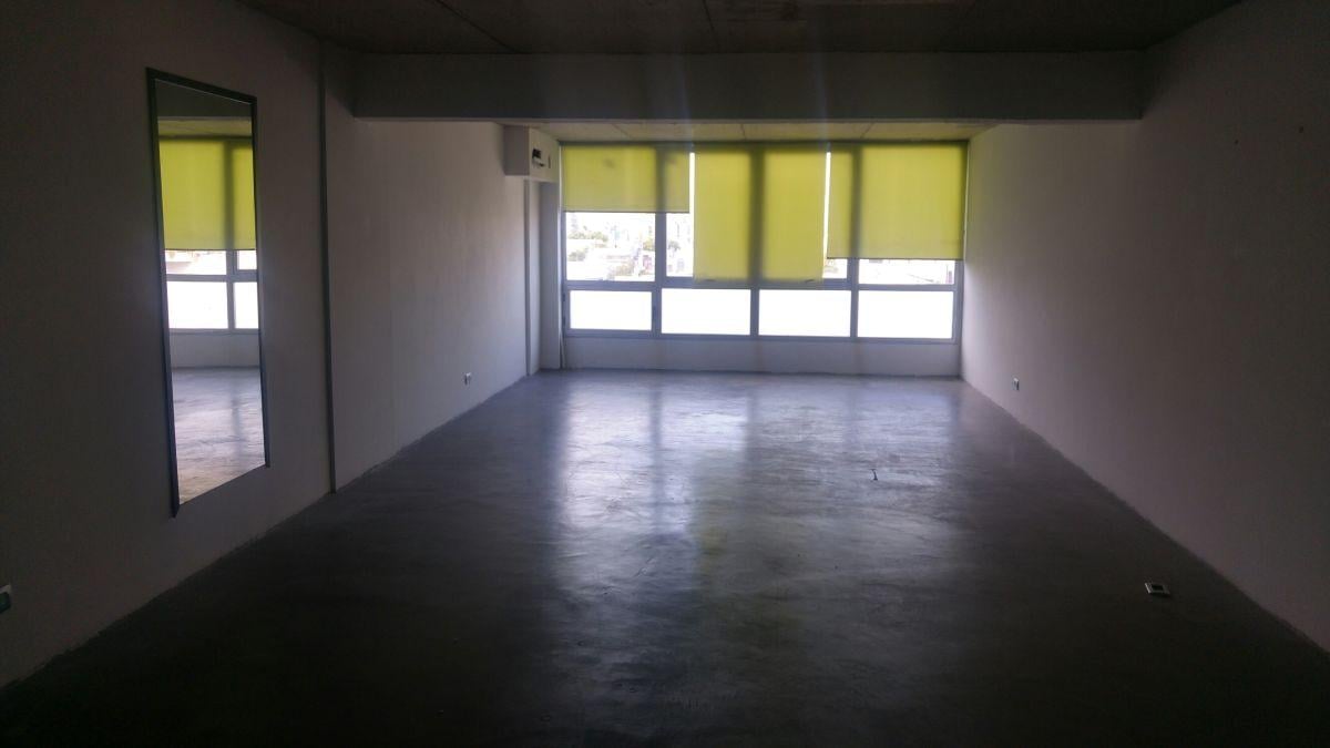 OFICINA EN ALQUILER PISO ALTO