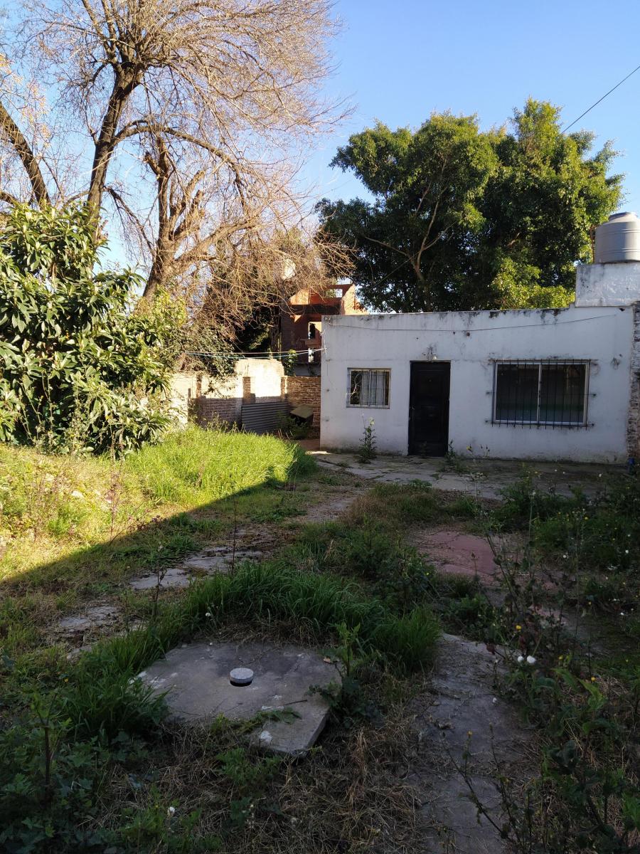 Lote con mejoras en Los Polvorines