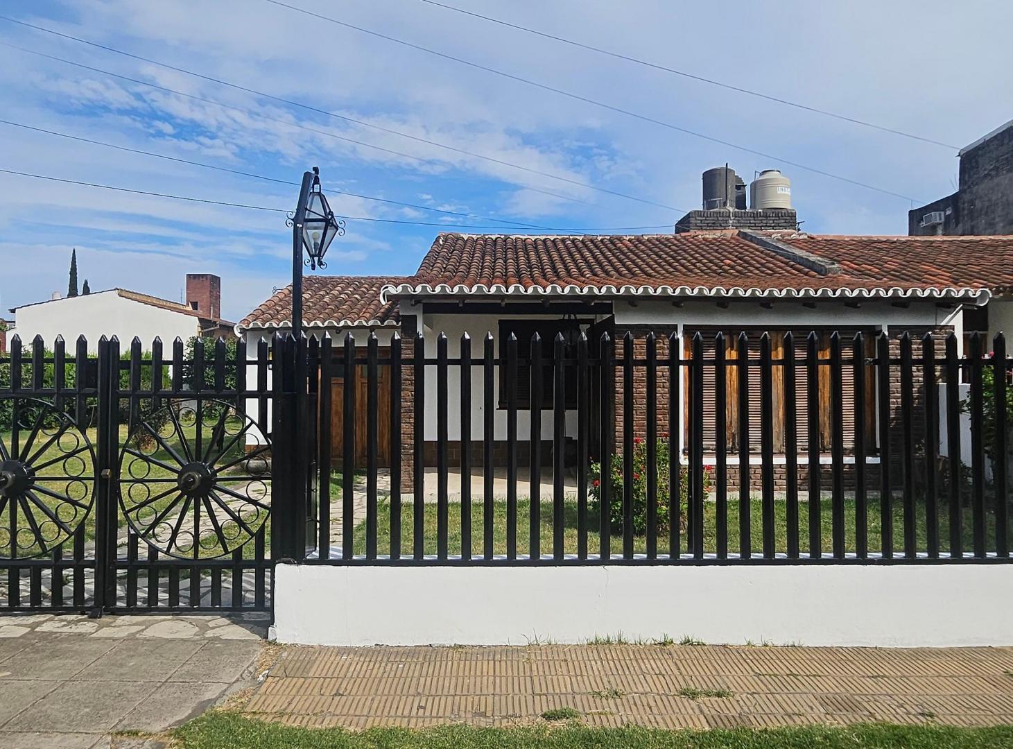 APTO CREDITO, Excelente Chalet en el centro de Los Polvorines