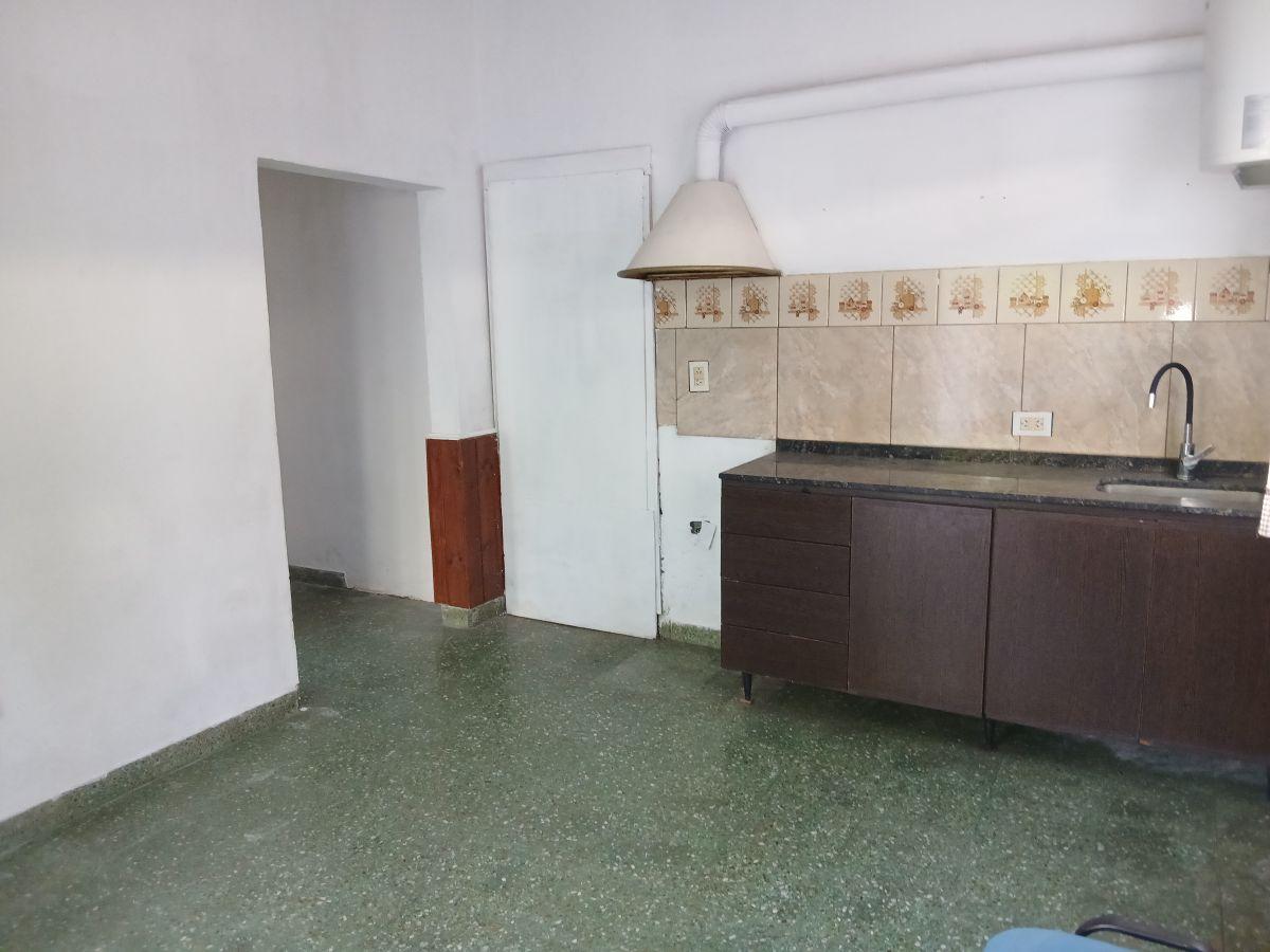 Foto de En alquiler dpto 2 ambientes con jardín a tres cuadras de la estacion, imagen 5