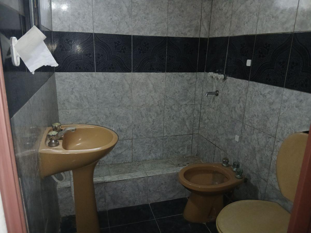 Foto de En alquiler dpto 2 ambientes con jardín a tres cuadras de la estacion, imagen 3