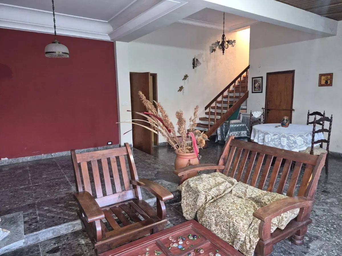 En venta, casa de categoria en centro Los Polvorines 4