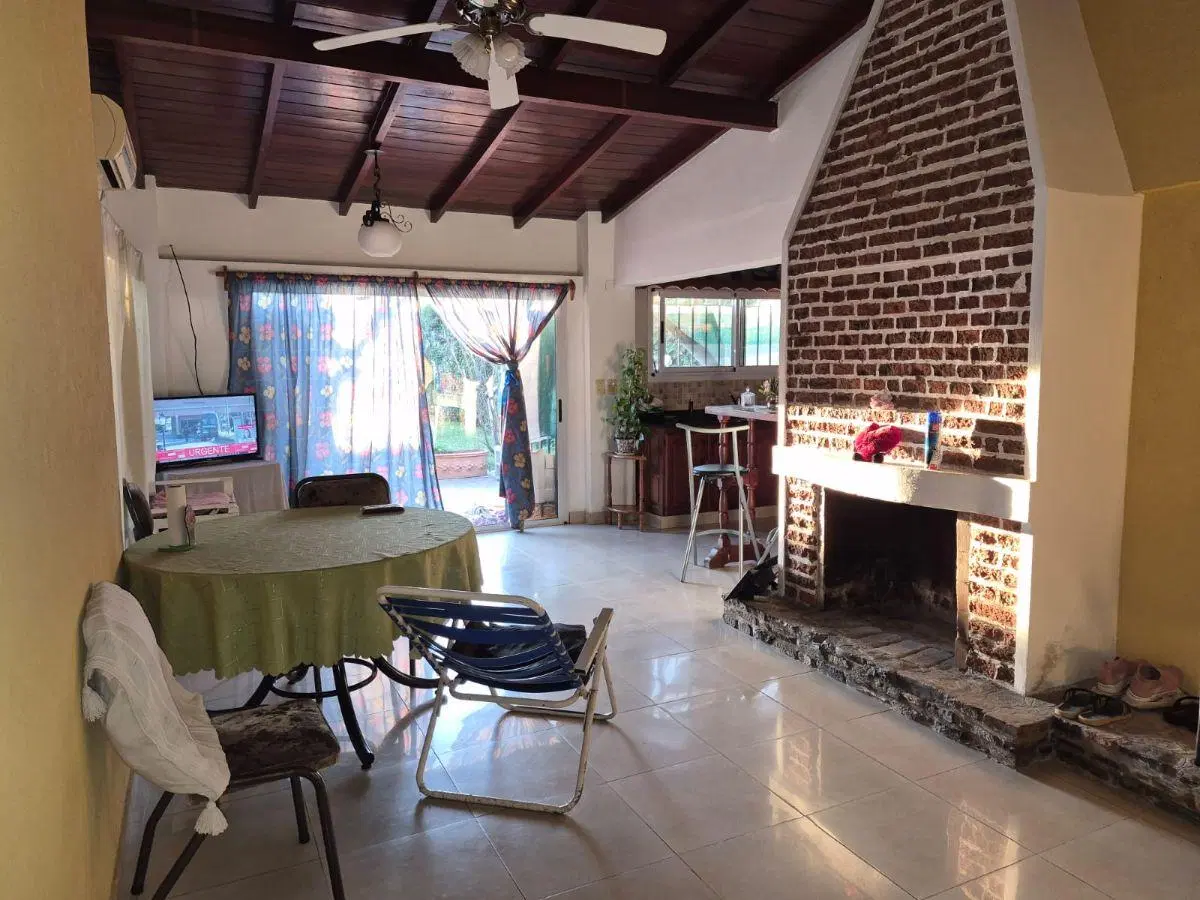 En venta, casa de categoria en centro Los Polvorines 8