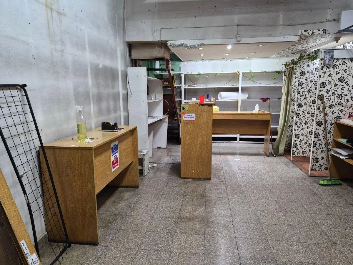 En alquiler, local pleno centro Los Polvorines 3