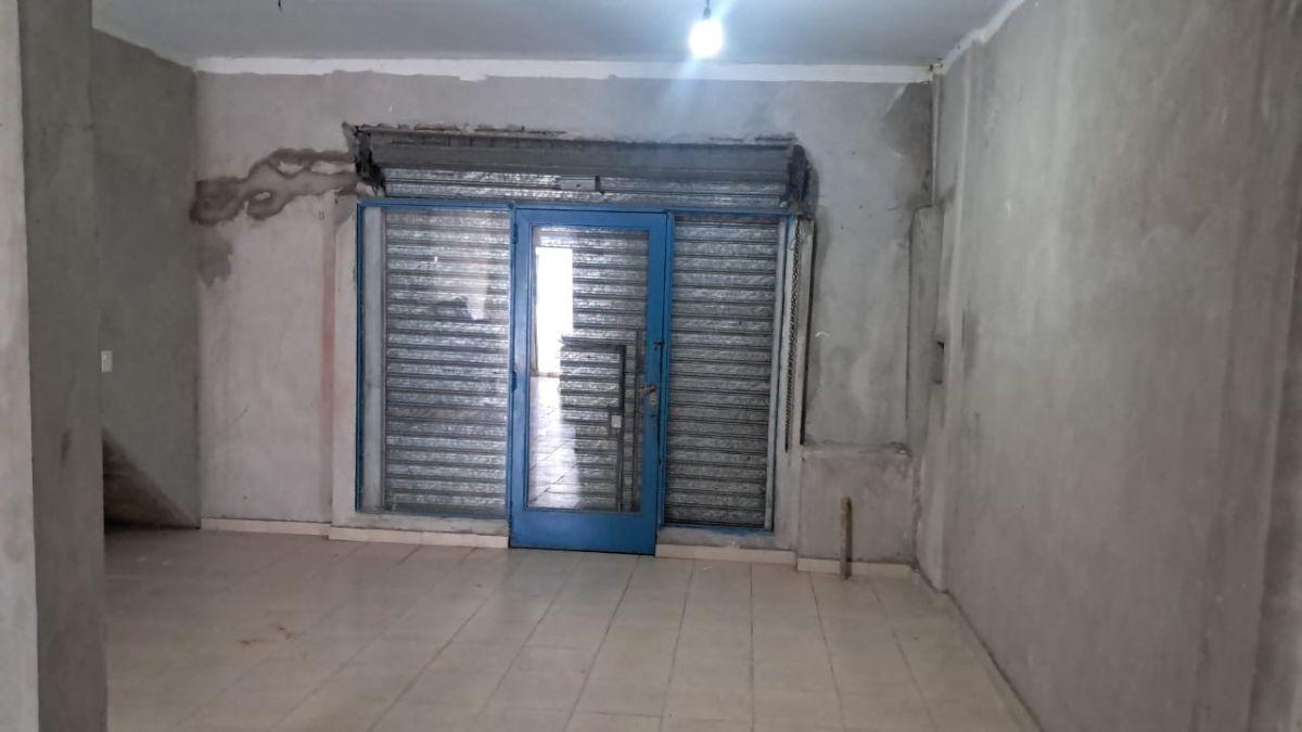 Foto de Amplio local de 60 m2 aprox sobre Rivadavia, Los Polvorines, imagen 2