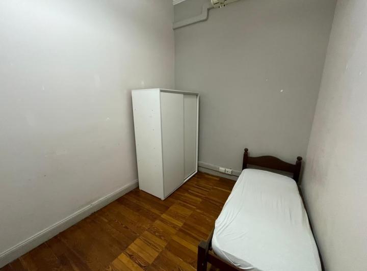 Departamento 5 ambientes. | Av hipolito yrigoyen al 1500 3
