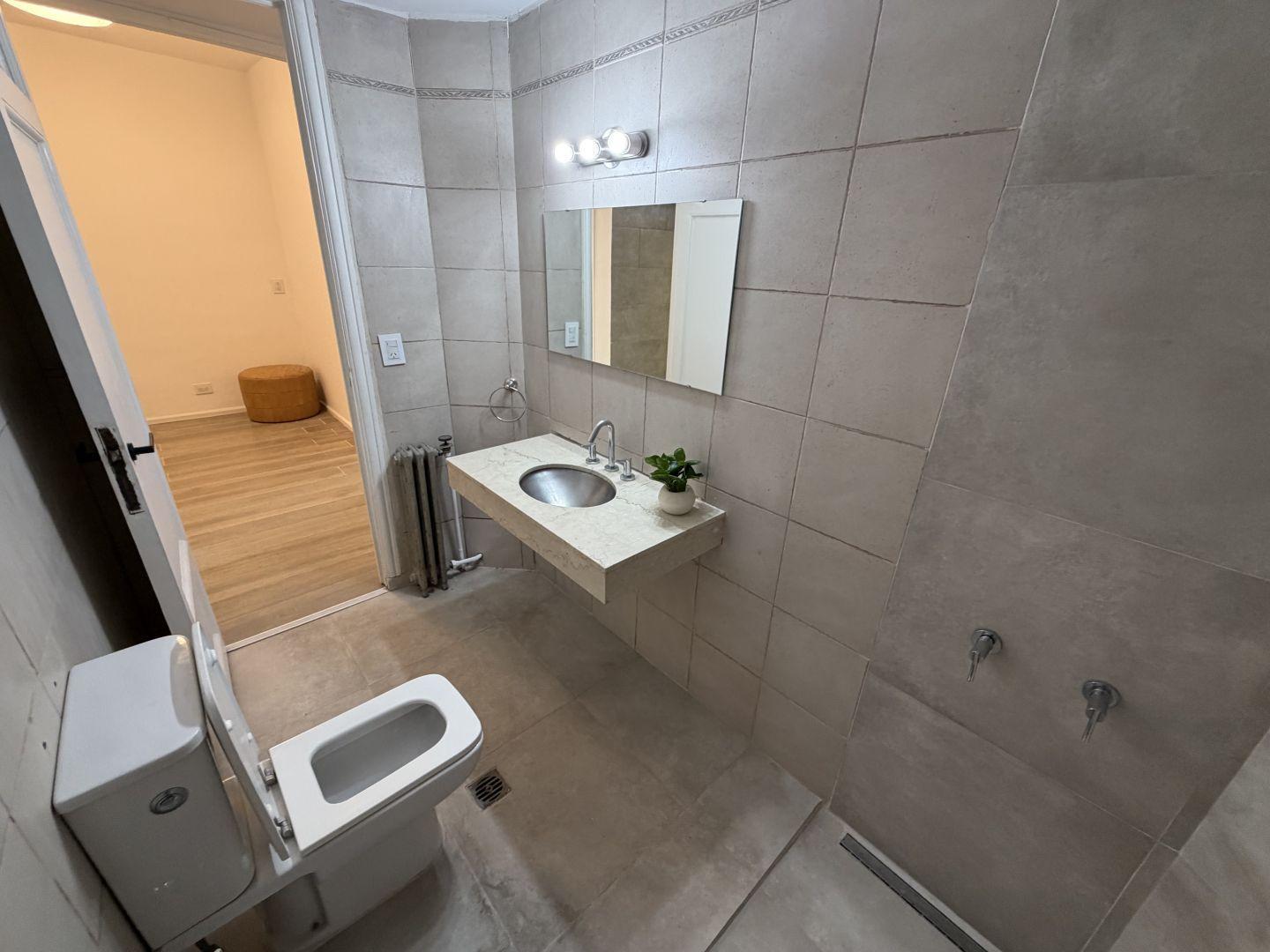 DEPARTAMENTO VENTA RECOLETA CON PATIO