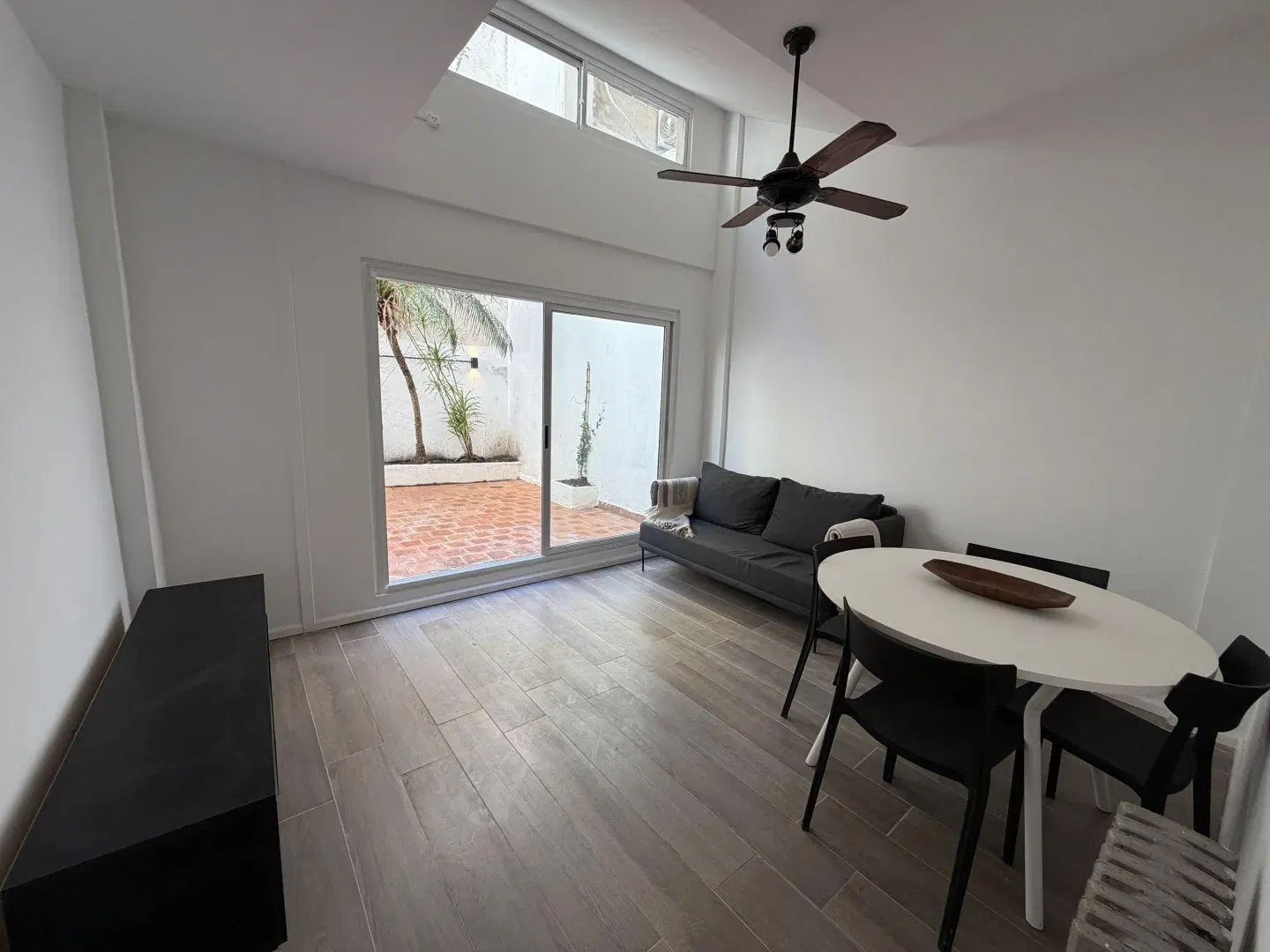DEPARTAMENTO VENTA RECOLETA CON PATIO 2