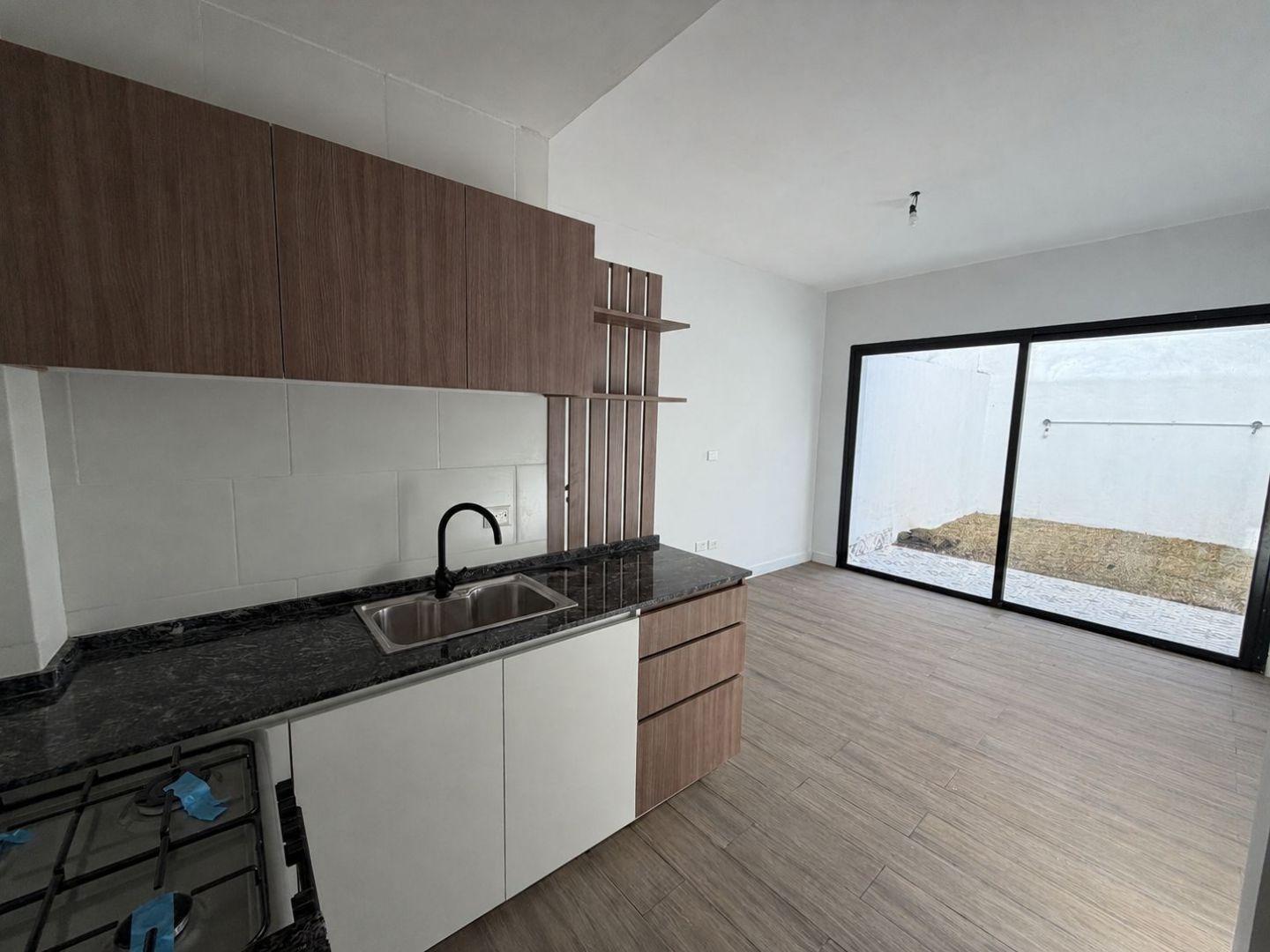 Foto de Departamento venta Coghlan jardín y 2 baños, imagen 3