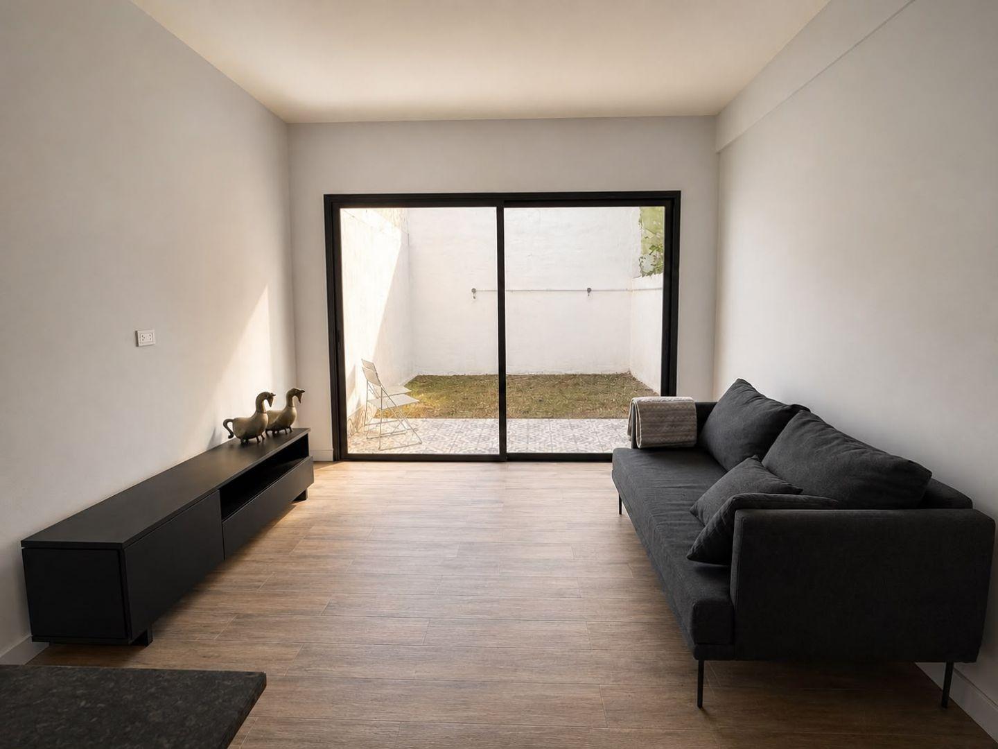 Foto de Departamento venta Coghlan jardín y 2 baños, imagen 1