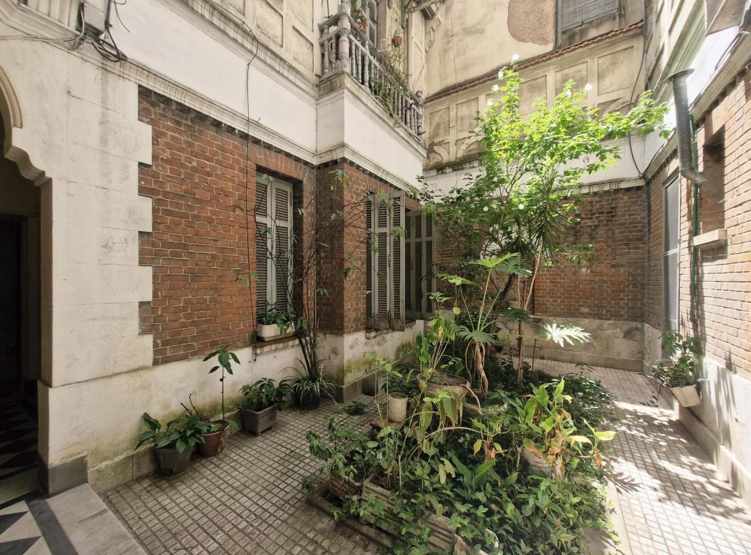 VENTA! - En emblemático edificio por el arquitecto Alejandro Bustillo - Dpto 3 ambientes