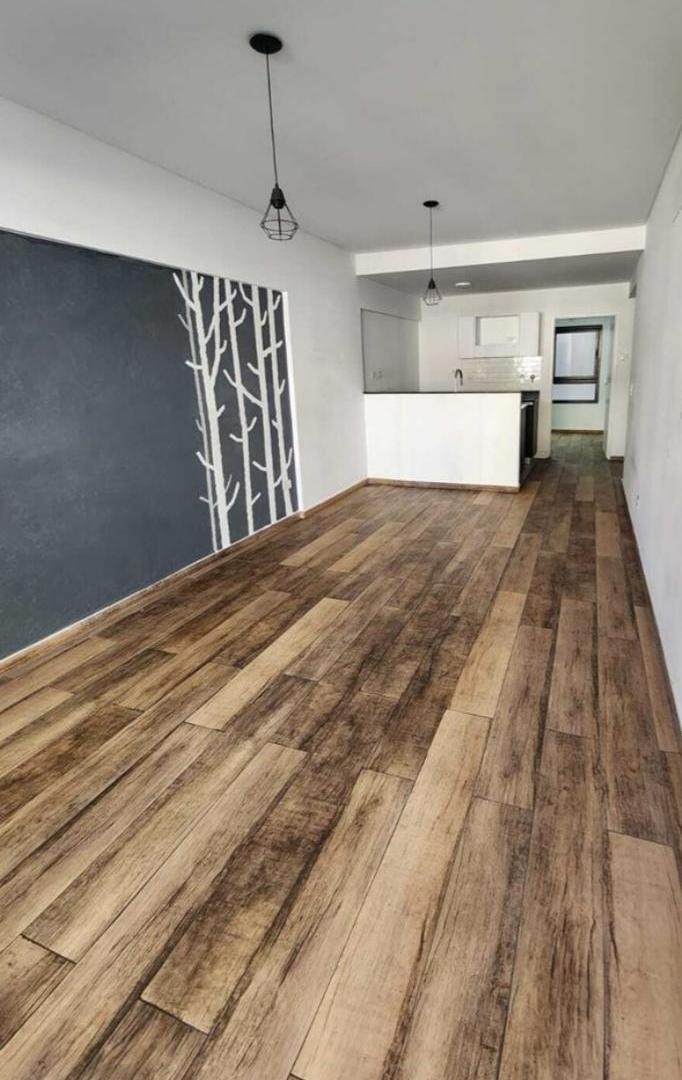 ALQUILA! 2 amb y medio - Fte con balcón - Full amenities