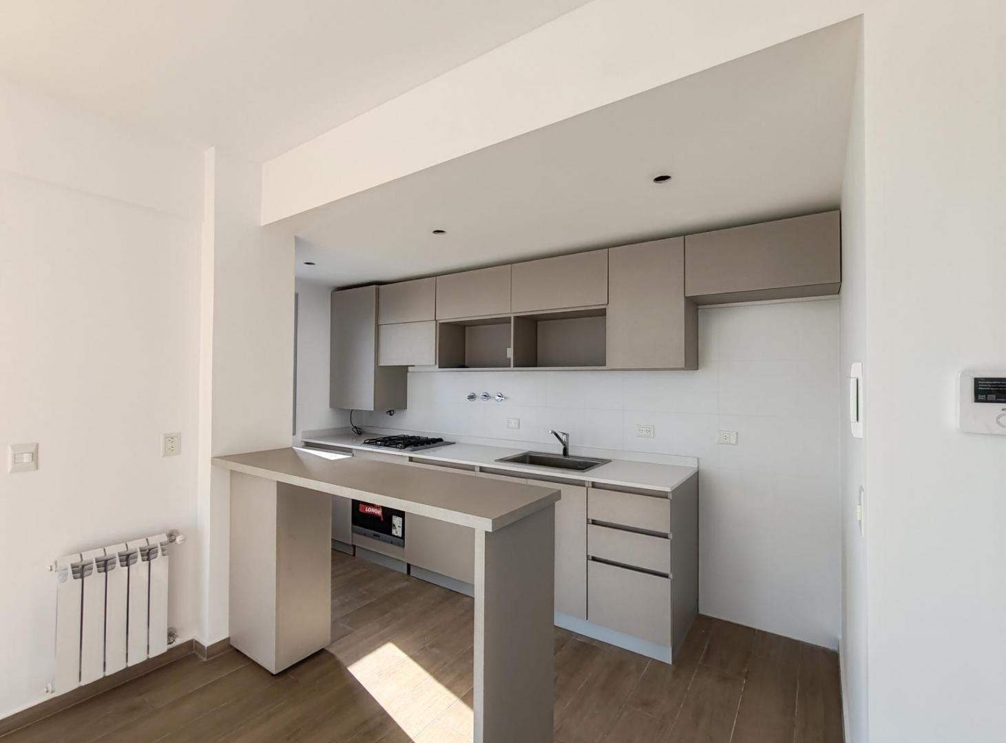 Tres ambientes en venta en San Martín