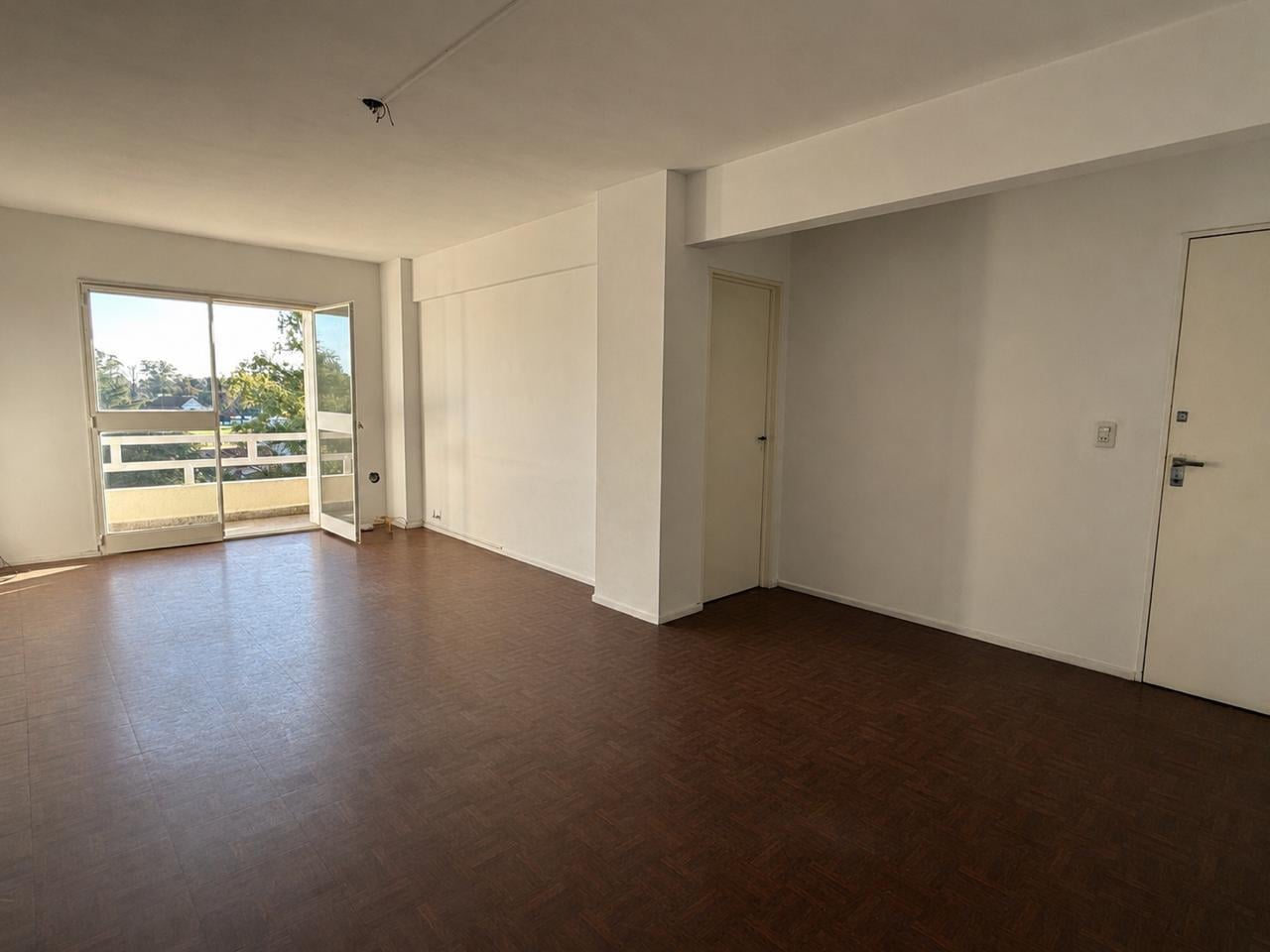 Alquiler Departamento 3 ambientes con balcón y excelente vista- Villa Raffo