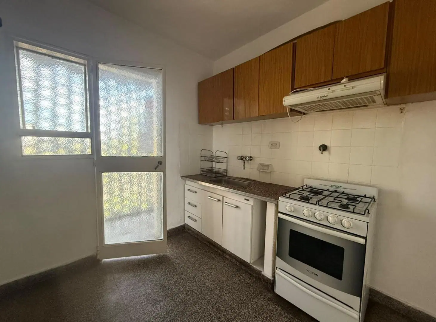 Alquiler Departamento 3 ambientes con balcón y excelente vista- Villa Raffo 2