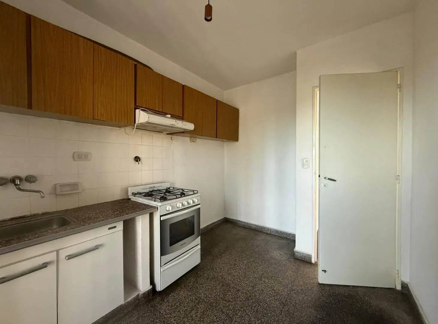 Alquiler Departamento 3 ambientes con balcón y excelente vista- Villa Raffo 8