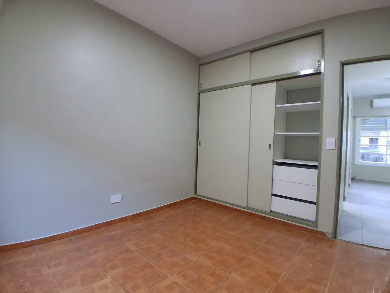 Alquiler PH de 3 ambientes, con cochera y patio en Sáenz Peña 5