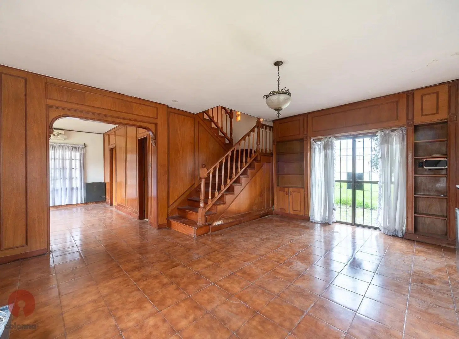 Casa seis ambientes en venta en Barrio Parque Bernal 1