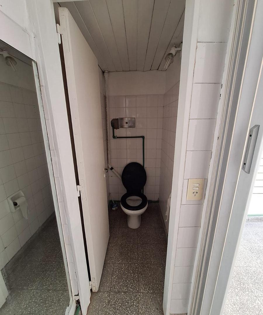 Foto de Venta de local en Villa Raffo, imagen 4