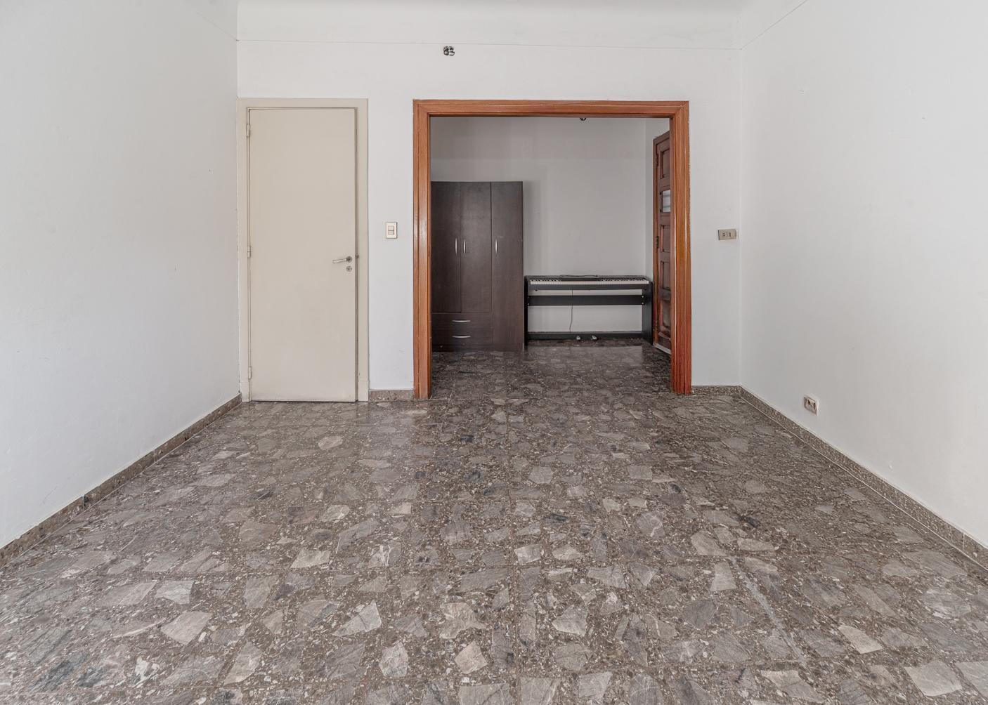 Foto de PH 5 ambientes en venta en Villa Santa Rita, imagen 4