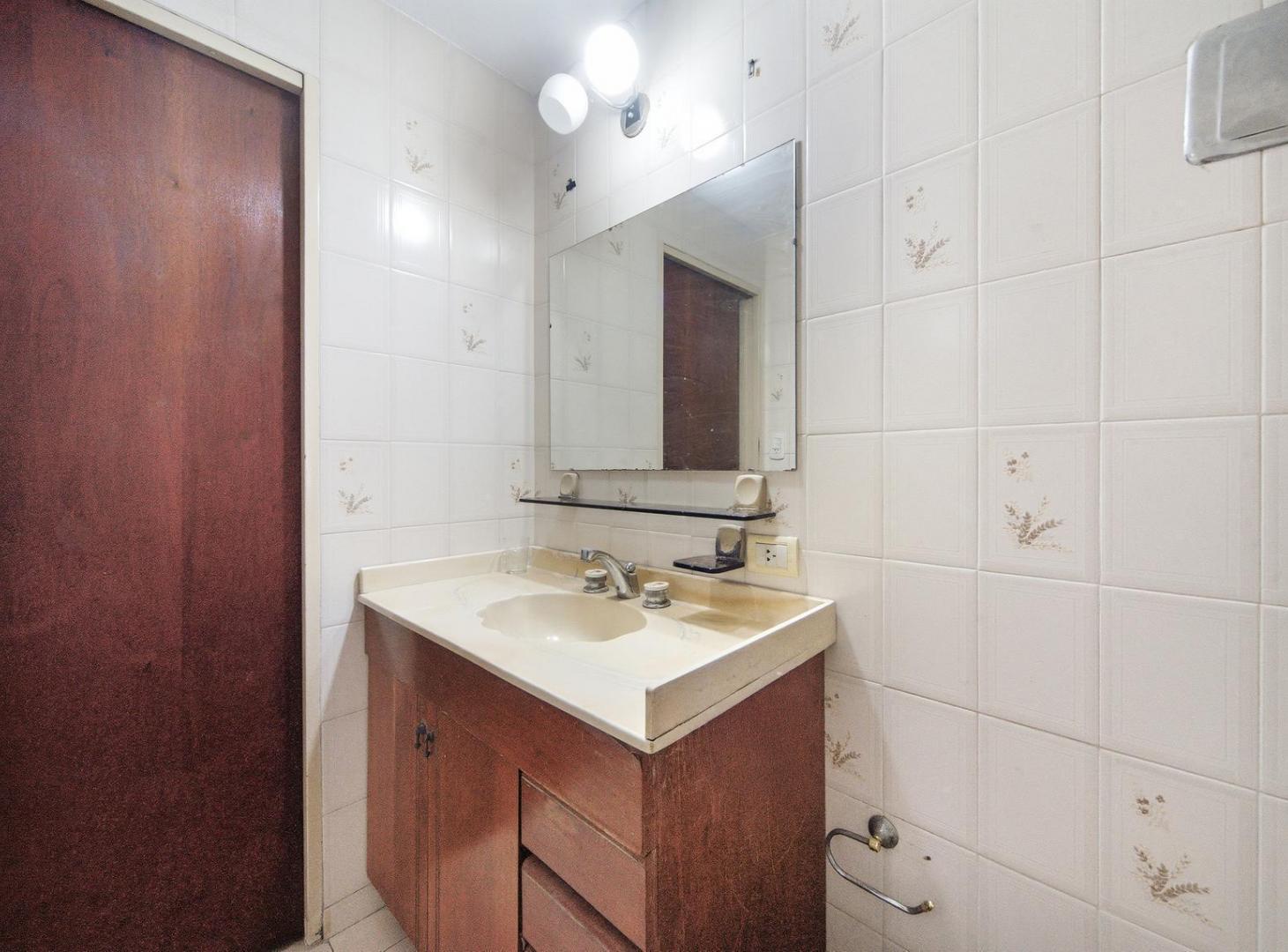 Foto de Casa en venta de 6 ambientes y cochera, imagen 5