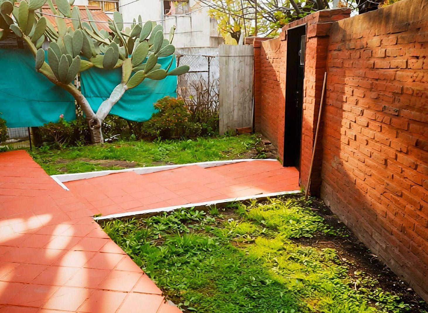 Foto de PH 3 ambientes venta en Villa Raffo, imagen 1