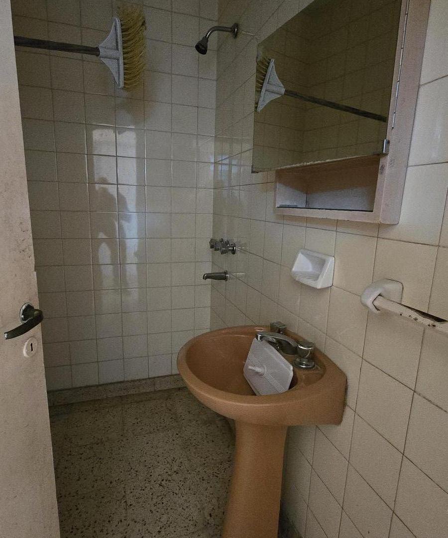 Foto de LOCAL COMERCIAL SOBRE AVENIDA BLAS PARERA APTO VARIOS DESTINOS, imagen 4
