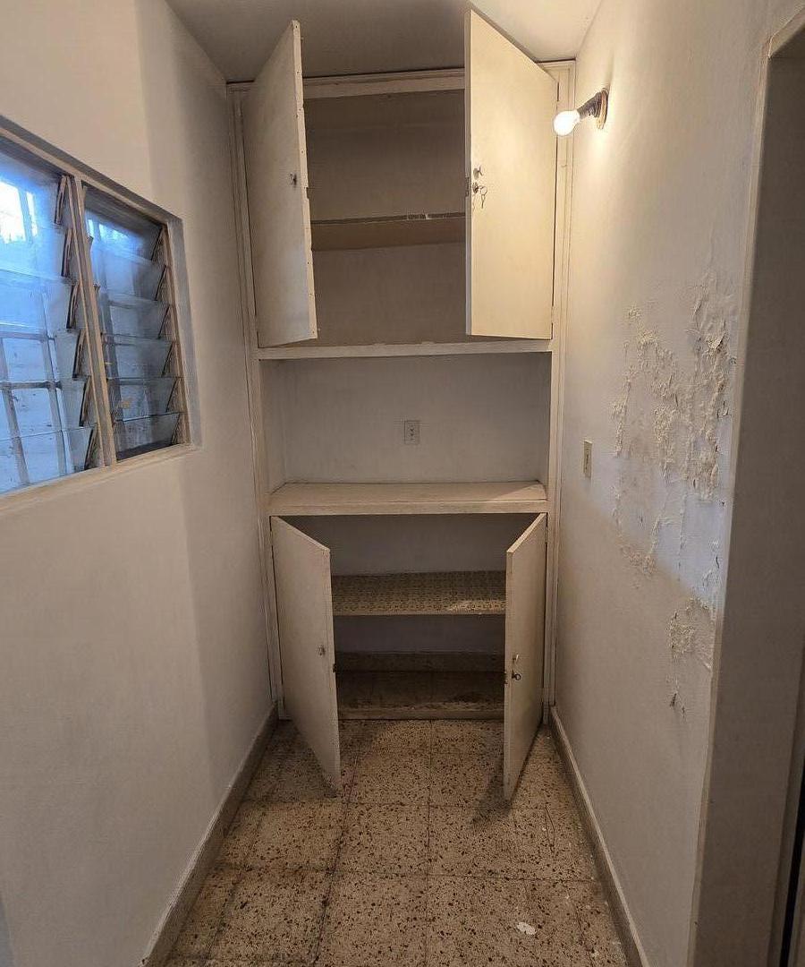 Foto de LOCAL COMERCIAL SOBRE AVENIDA BLAS PARERA APTO VARIOS DESTINOS, imagen 2