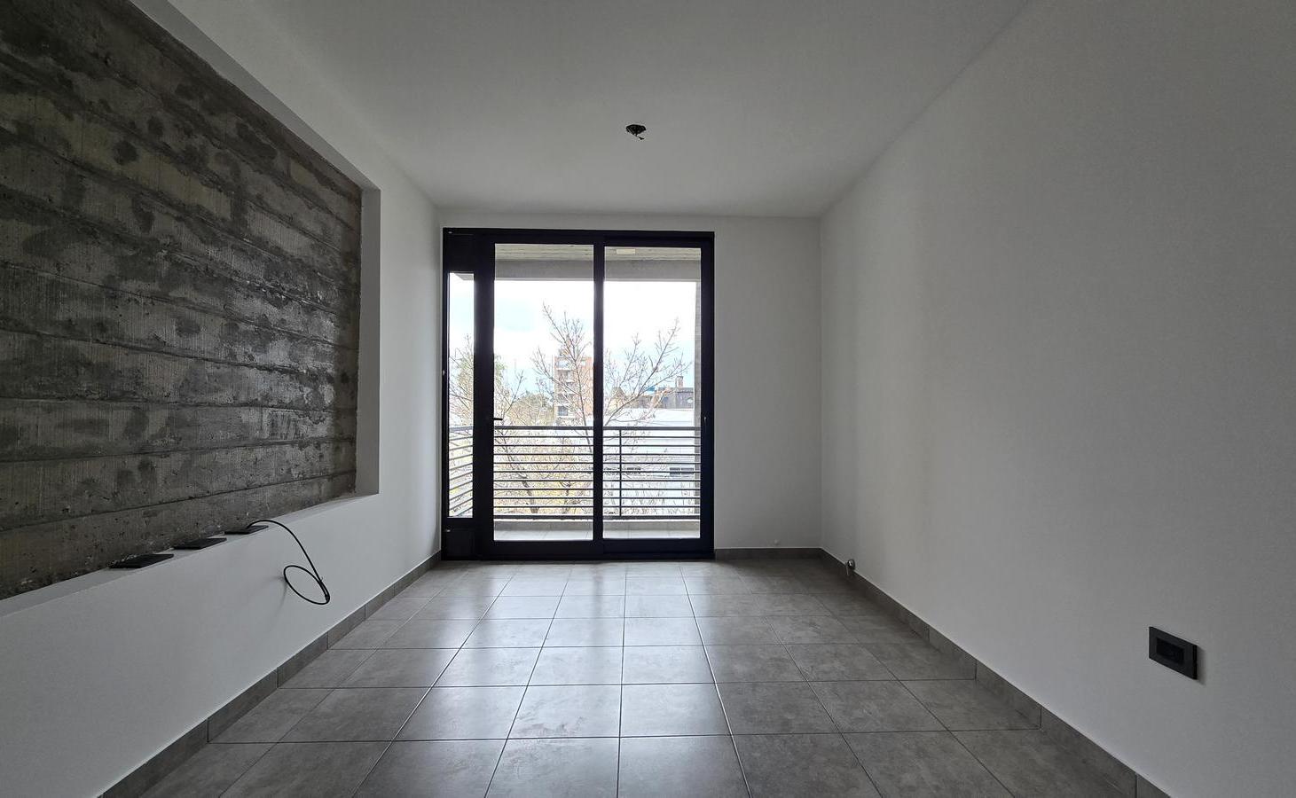 Foto de SEMIPISO AMPLIO, DOS BALCONES, ESTAR COMEDOR Y COCINA SECTORIZADA CON, imagen 4
