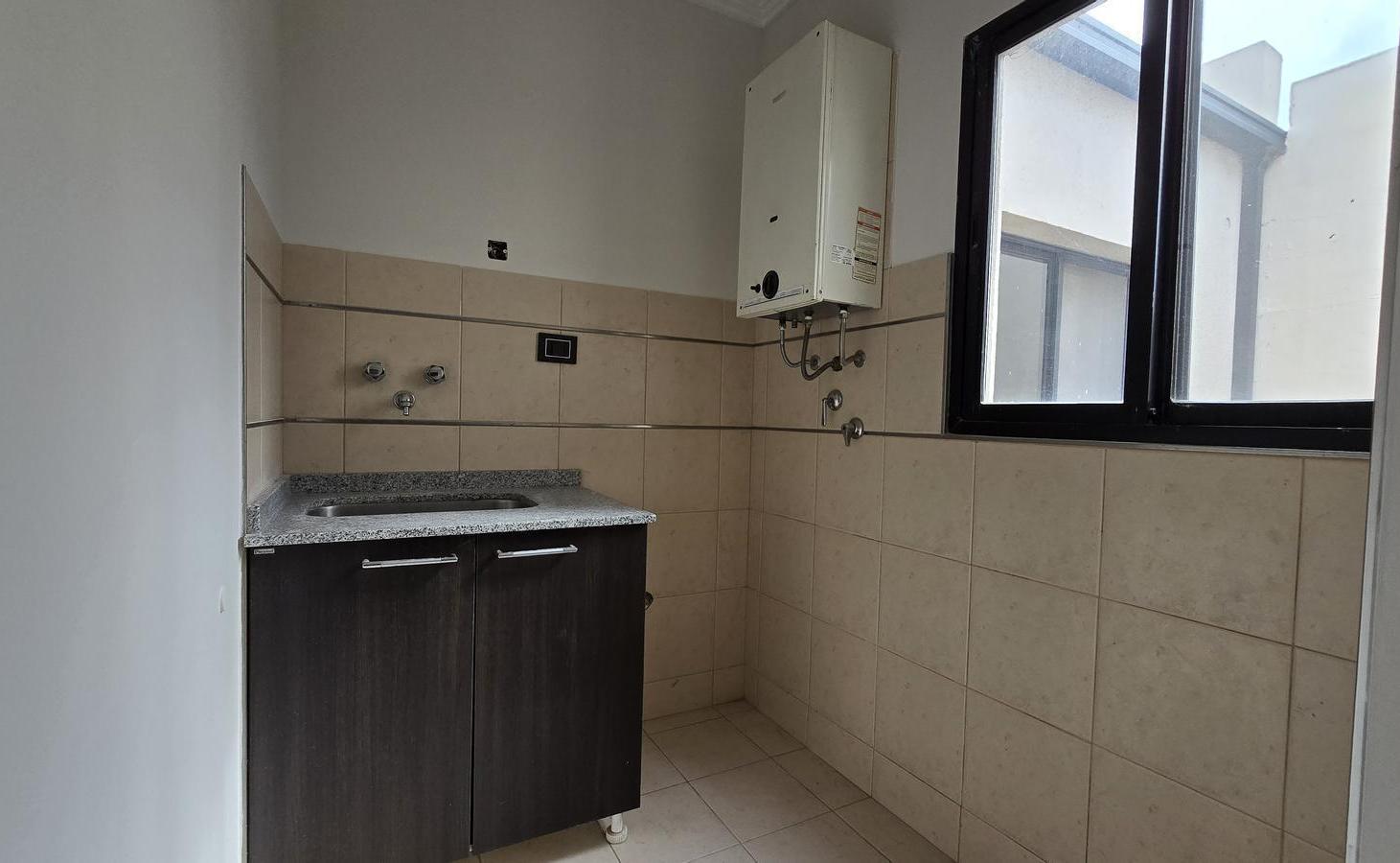Foto de LUMINOSO, ESTAR COMEDOR, COCINA CON LAVADERO SECTORIZADO, 2 DORMITORIOS, imagen 5