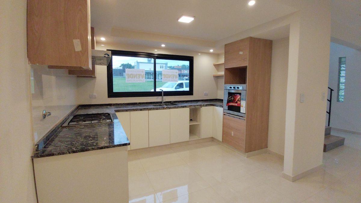 Foto de VENTA HERMOSA CASA, 3 DORM( 1 SUITE) COUNTRY LA RESERVA 1, AV, imagen 3