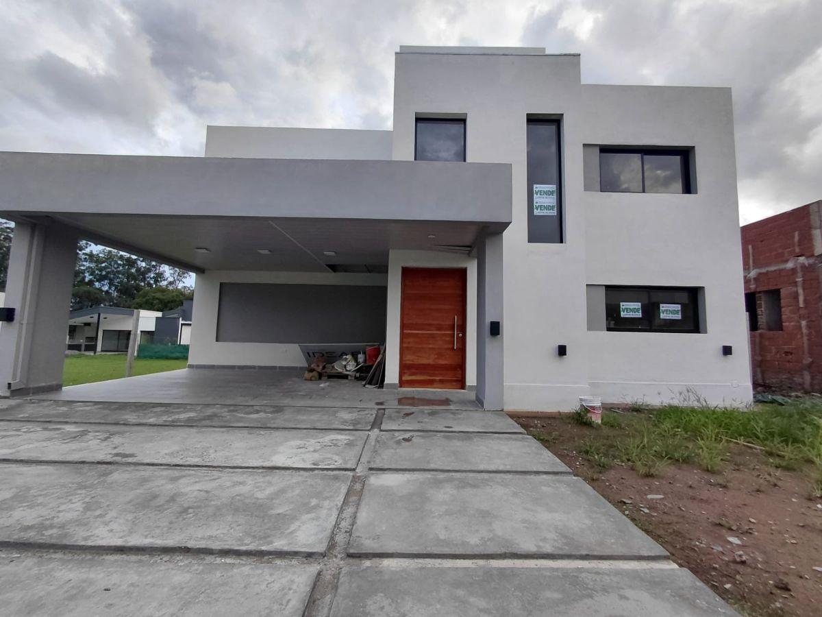 VENTA HERMOSA CASA, 3 DORM( 1 SUITE) COUNTRY LA RESERVA 1, AV CONSTITUCION ESTE, R9 KM 1304