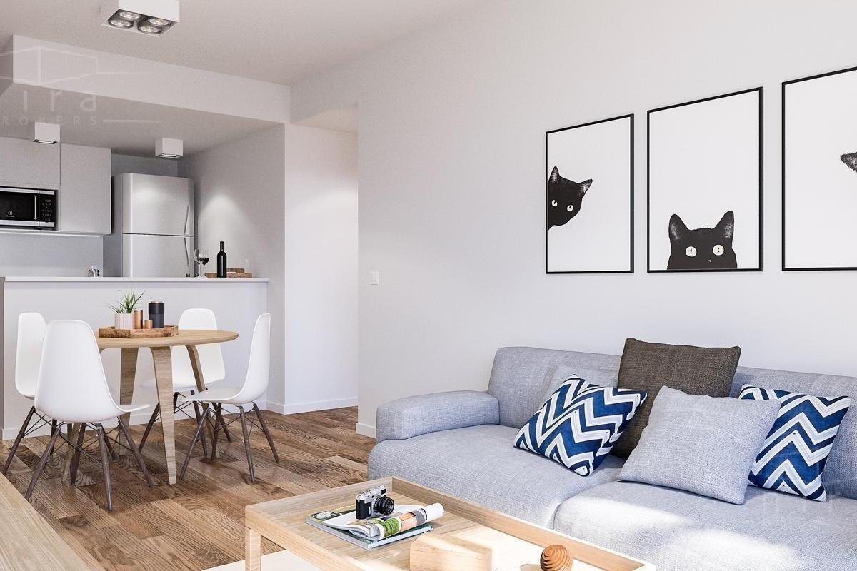 Apto Alq temporario y profesional - 2 AMB con balcón en San Telmo, en Construcción