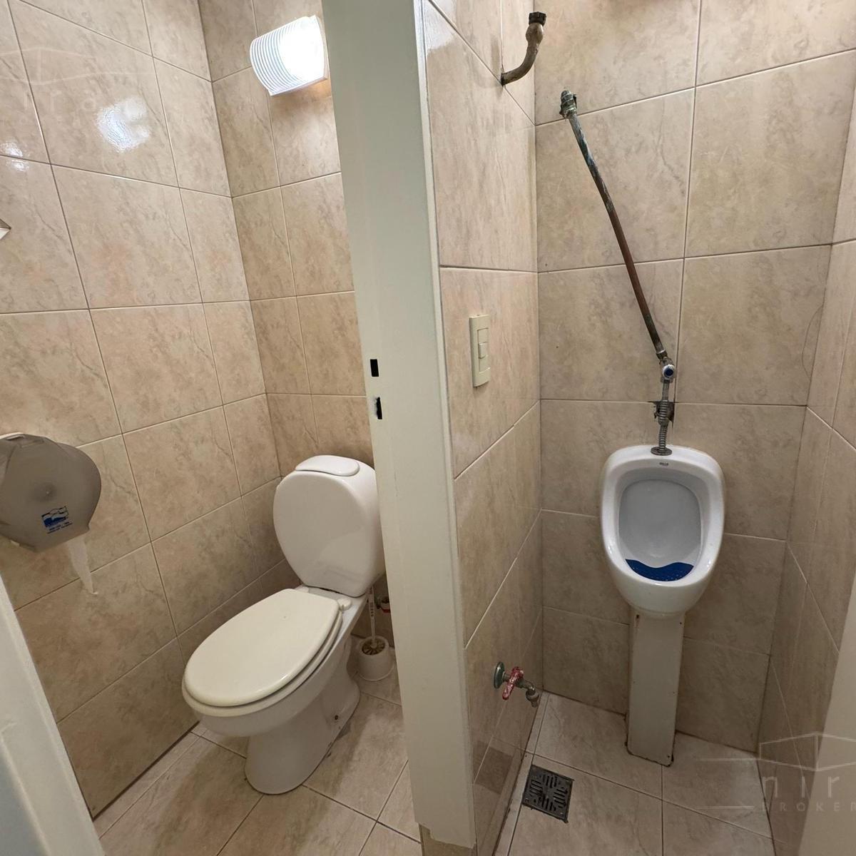 Oficina de Piso Completo con Recepción y Palier Privado en El Centro de La Ciudad 3