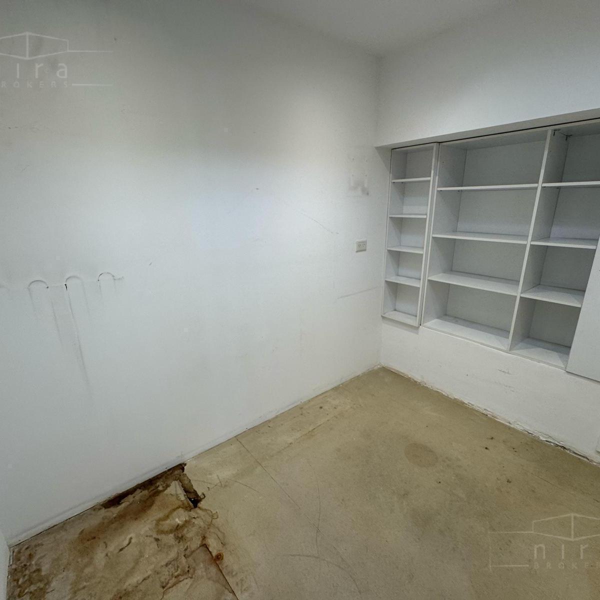 Oficina de Piso Completo con Recepción y Palier Privado en El Centro de La Ciudad 5
