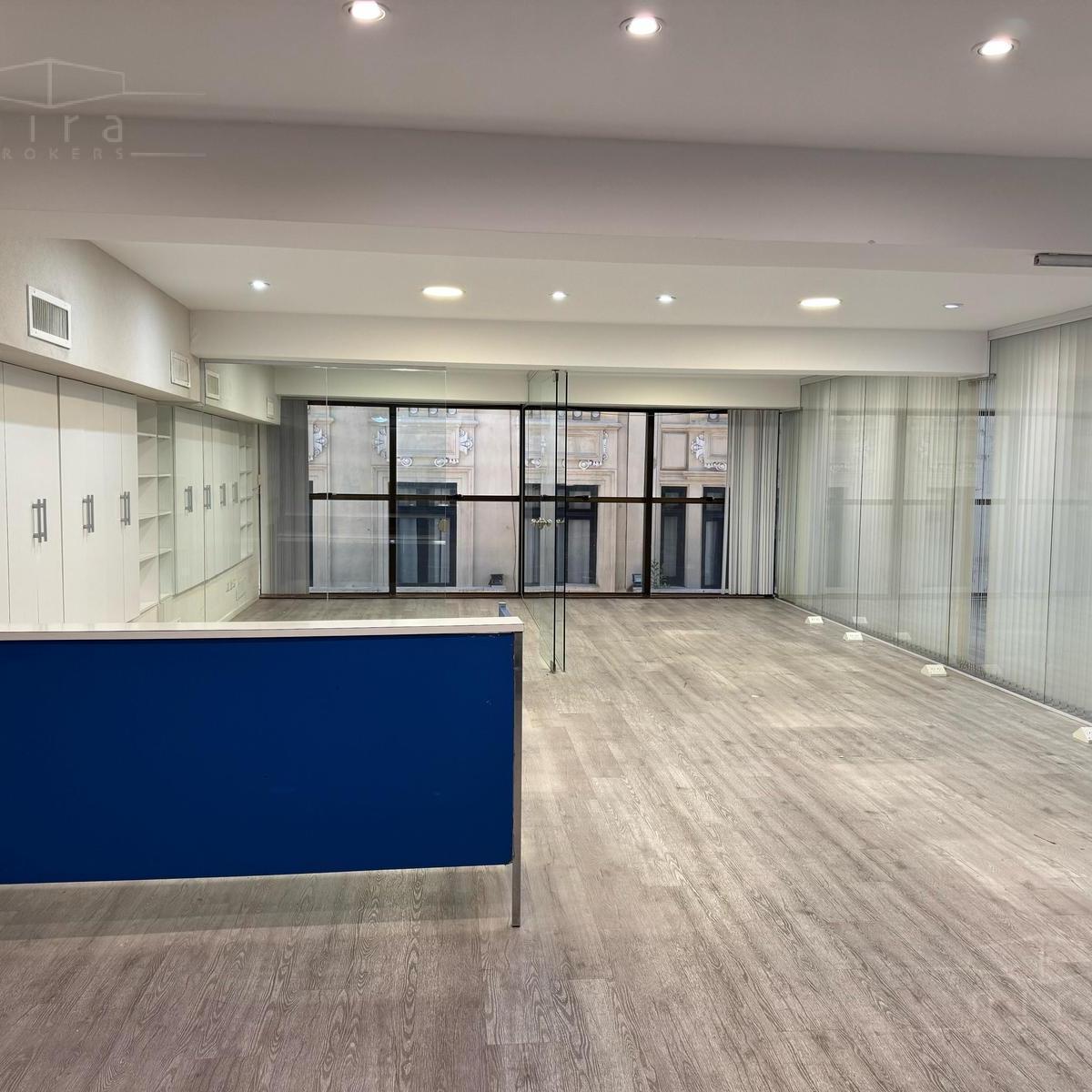 Oficina de Piso Completo con Recepción y Palier Privado en El Centro de La Ciudad 5