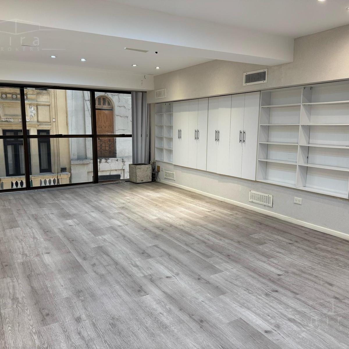 Oficina de Piso Completo con Recepción y Palier Privado en El Centro de La Ciudad 3