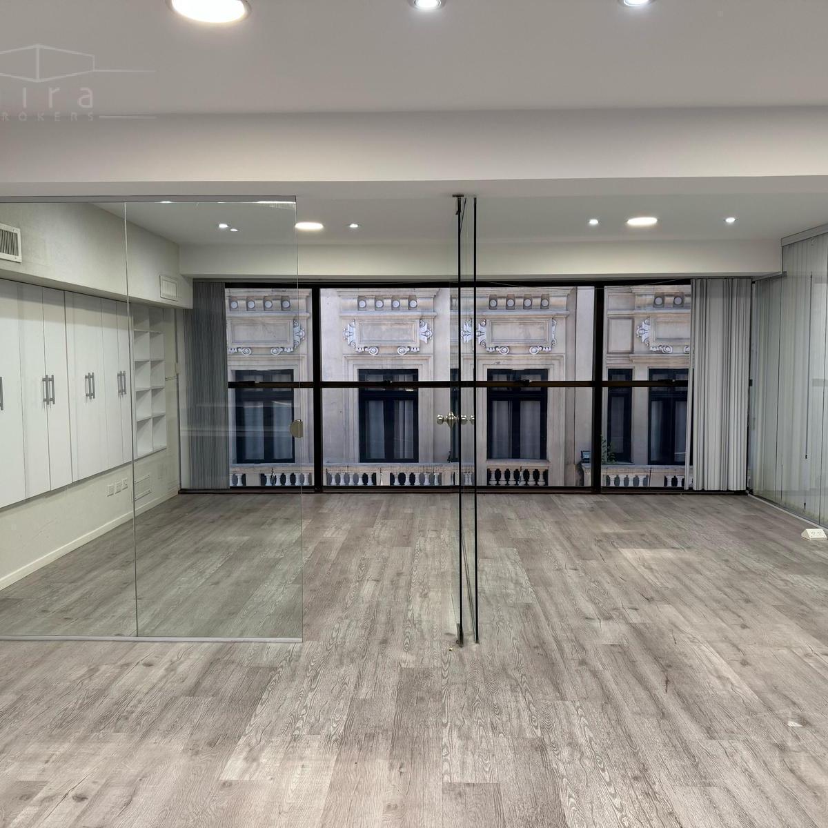 Oficina de Piso Completo con Recepción y Palier Privado en El Centro de La Ciudad 2
