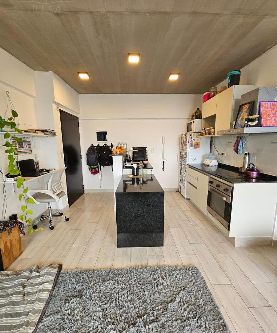 Foto de Monoambiente con balcón y vista abierta, imagen 5