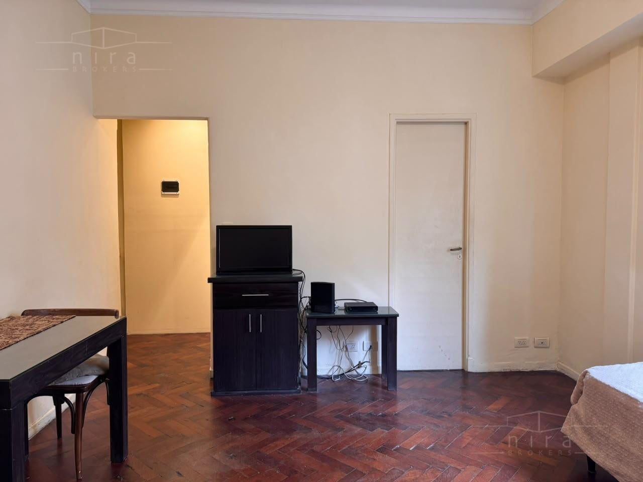 Foto de Recoleta Junin y Juncal monoambiente piso 3, imagen 2
