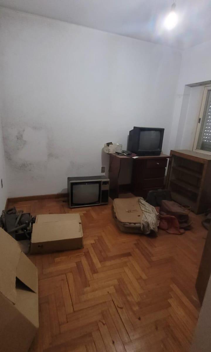 Piso Unico 100 m² Entrada Independiente 4 Amb Bcon y Terraza Propia 5