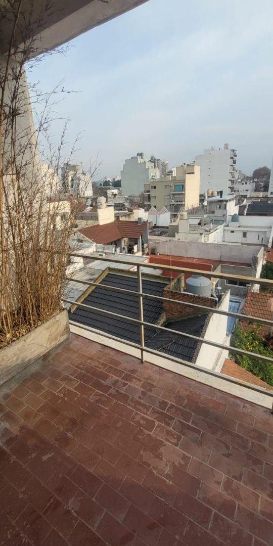 Foto de Semipiso unico 2 Amb. C/FRENTE MUY AMPLIO , bajas exp. Balcon aterrazado/ lav. 50m2, imagen 5
