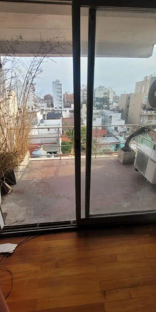 Semipiso unico 2 Amb. Contrafrente, bajas exp. Balcon aterrazado/ lav. 50m2 2