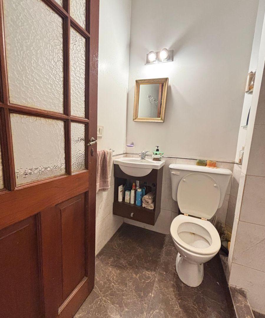 Foto de A 100 MTS PLAZA BANFF CASA RECICLADA C/GRAN PATIO, QUINCHO, imagen 1