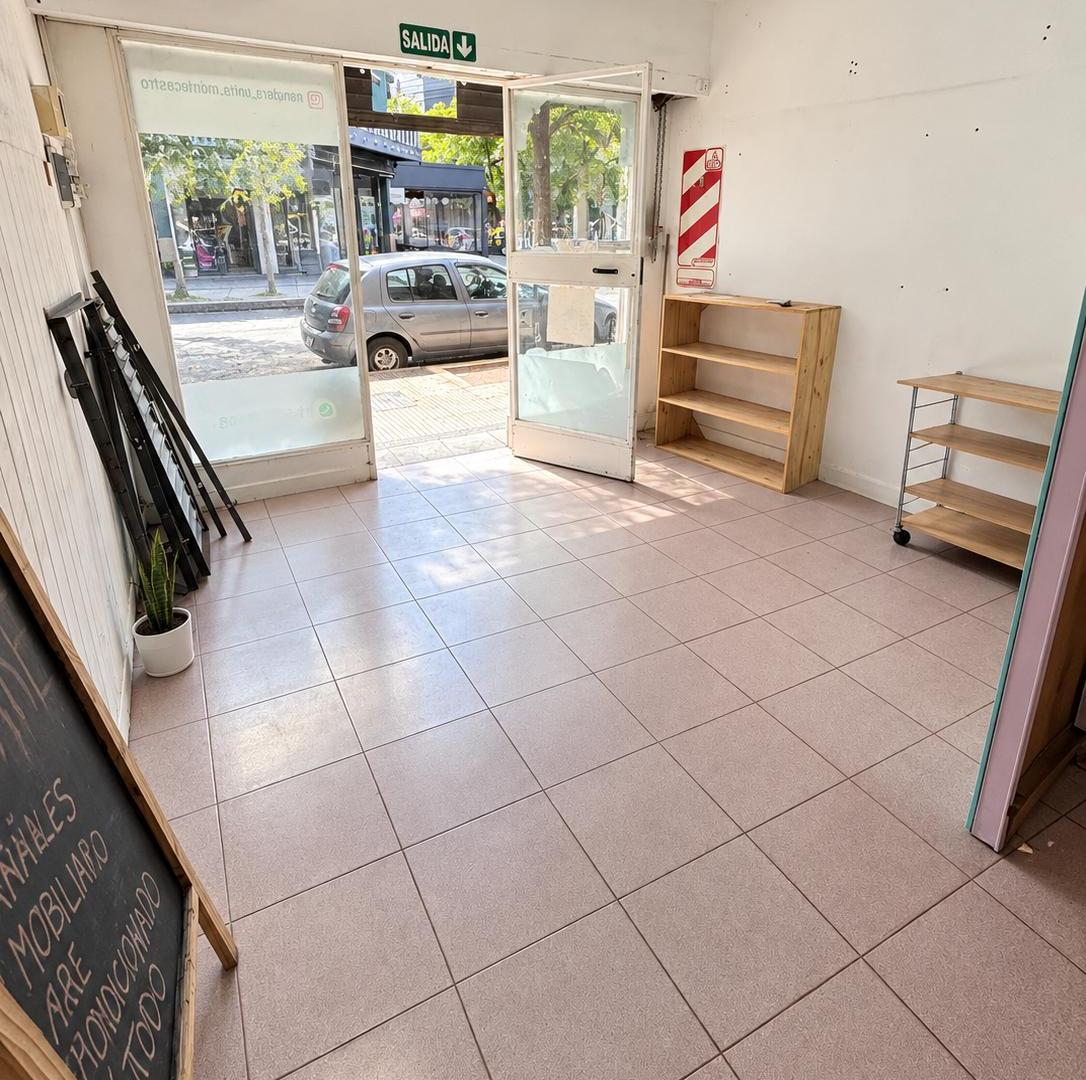 Foto de LOCAL EN PLENO FOCO COMERCIAL AV. ALVAREZ JONTE, imagen 2