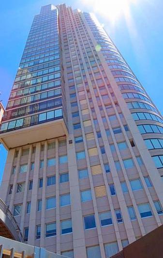 Importante departamento amoblado de categoría. 3 suites. 3 cocheras. Inmejorable vista. Máxima categ 2