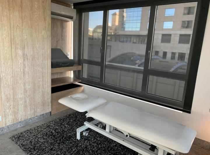 Importante departamento amoblado de categoría. 3 suites. 3 cocheras. Inmejorable vista. Máxima categ 5
